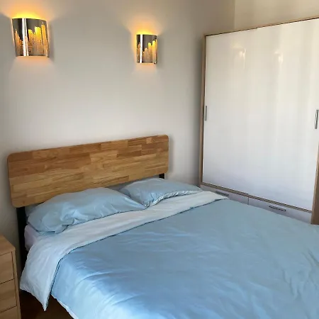 Apparemment 3 Pieces Tres Pres De Paris